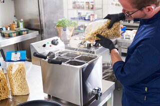 Giancarlo Conoscenti, Pasta