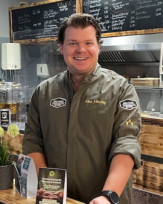 Nikolay, Bäm Food