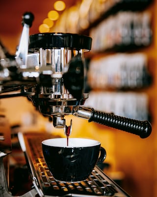 L'espresso macchiato funziona anche con alternative come soia, piselli o avena.