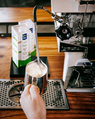 Le alternative al latte sono di gran moda: cosa possono fare e come usarle - la schiuma funziona molto bene. 