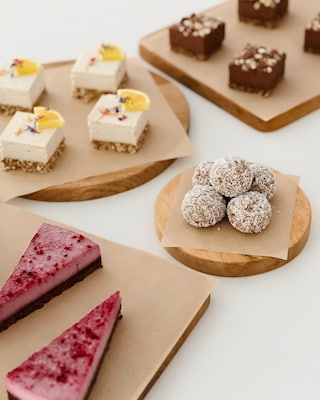 Roh-vegane Kuchenstücke