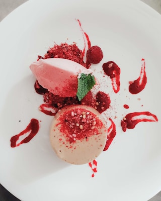 Finest patisserie: Raw vegan Panna Cotta