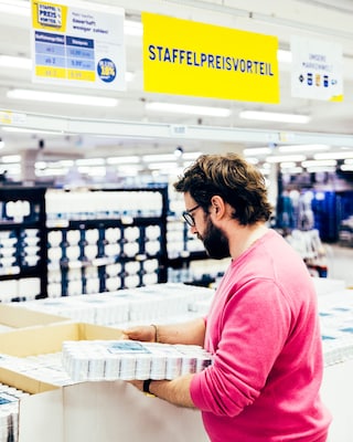 Il vantaggio di prezzo graduale per i clienti METRO è evidente. Ma quale obiettivo persegue METRO con la strategia buy-more-pay-less?