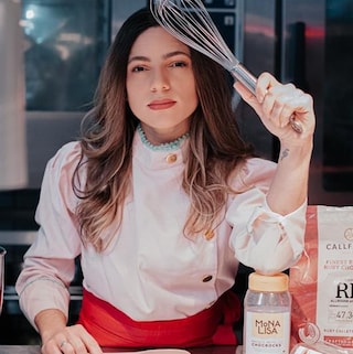 She has a passion for baking, which she learnt as a child in her grandfather's bakery. 