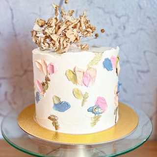 Maria Quirino de Almeida never stops learning and regularly takes classes so that she can make her sweet creations look as good as they taste