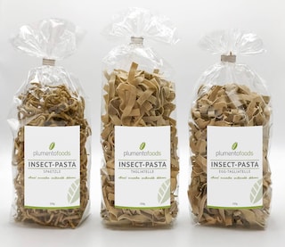 Tre diversi tipi di pasta con proteine di insetto