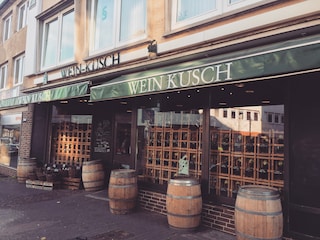 As a beverage retailer and grocery store, owner Axel Kusch is allowed to keep his two shops open despite the COVID-19 restrictions. But 80 per cent of customers are staying away. 
